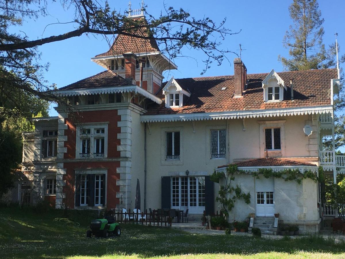 Manoir De L'Epine Acomodação com café da manhã Saint-Séverin Exterior foto