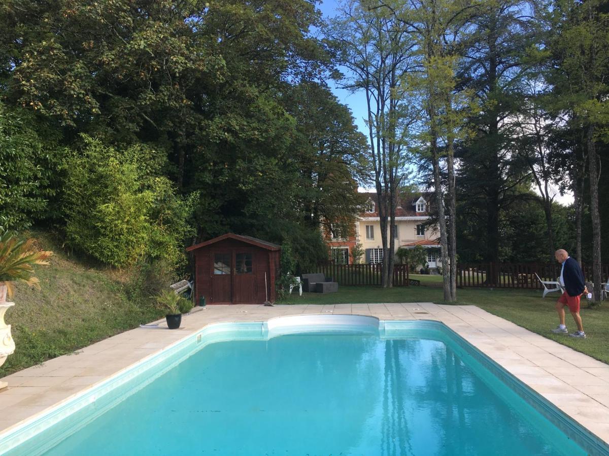 Manoir De L'Epine Acomodação com café da manhã Saint-Séverin Exterior foto